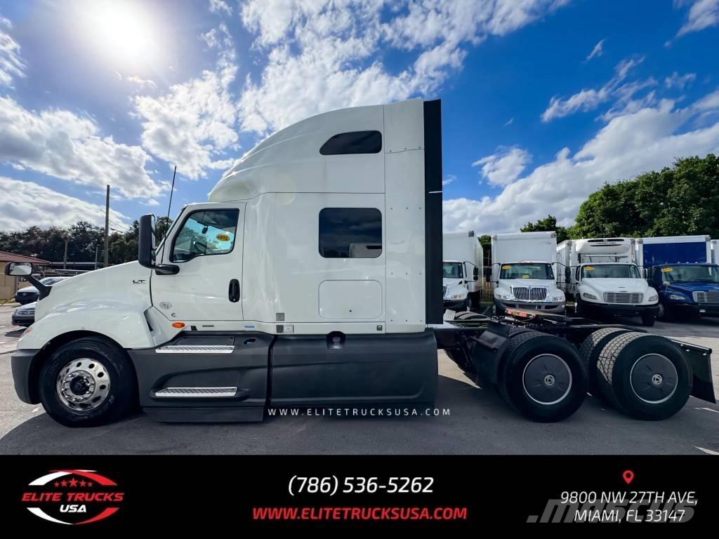 International LT 曳引機組件