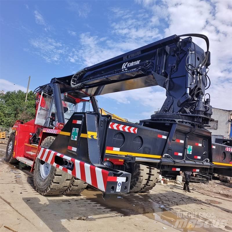 Kalmar DRF 450 前伸型堆積機