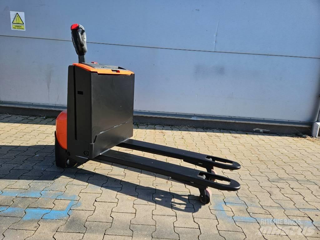 BT LWE 140 低架升降機