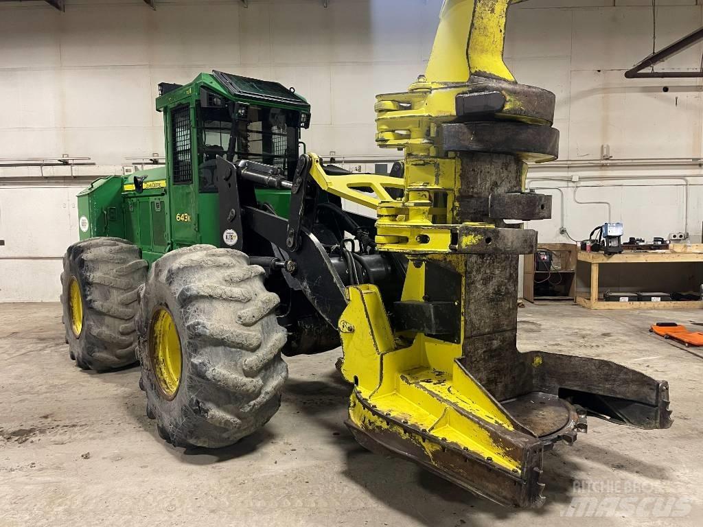 John Deere 643 K 伐木歸堆機