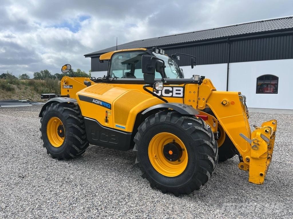 JCB 536-95 Agri Pro 伸縮臂操作車