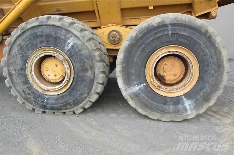 Bell B40D 6X6 鉸接式起吊車