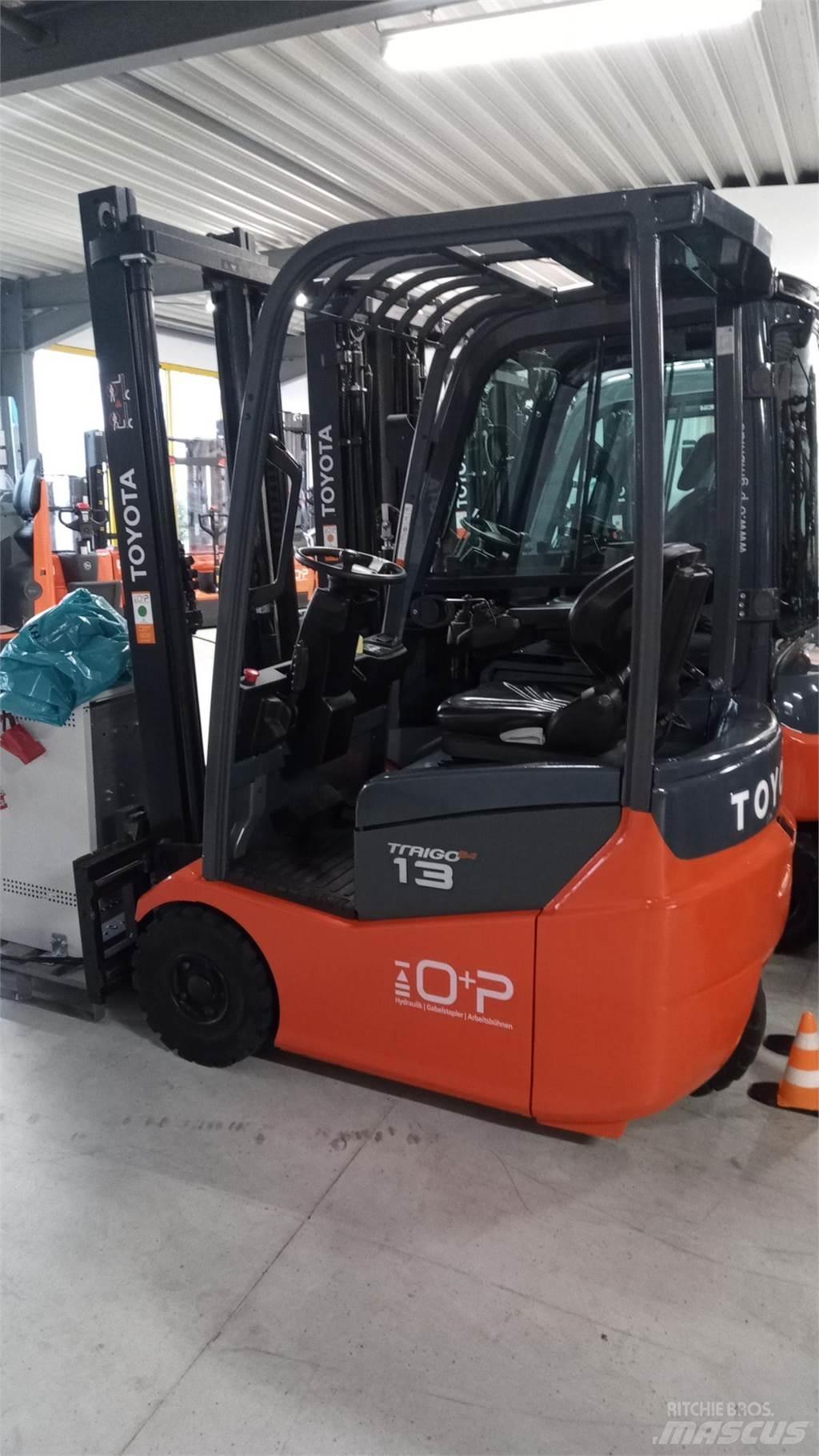 Toyota 7BEST13 電動堆高機