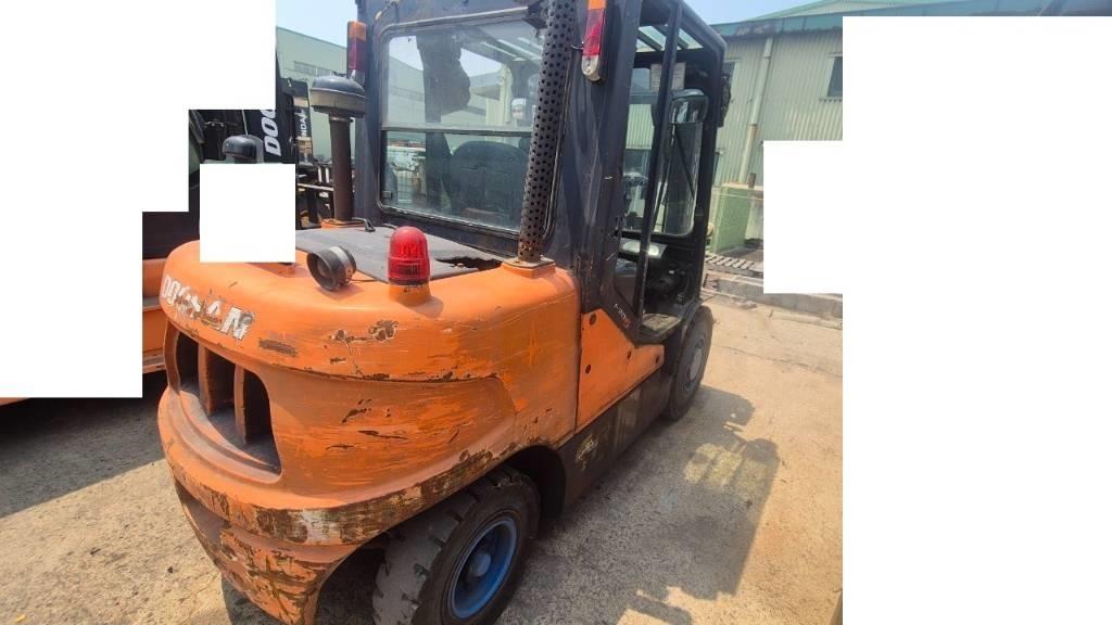 Doosan D 35 C-5 電動堆高機
