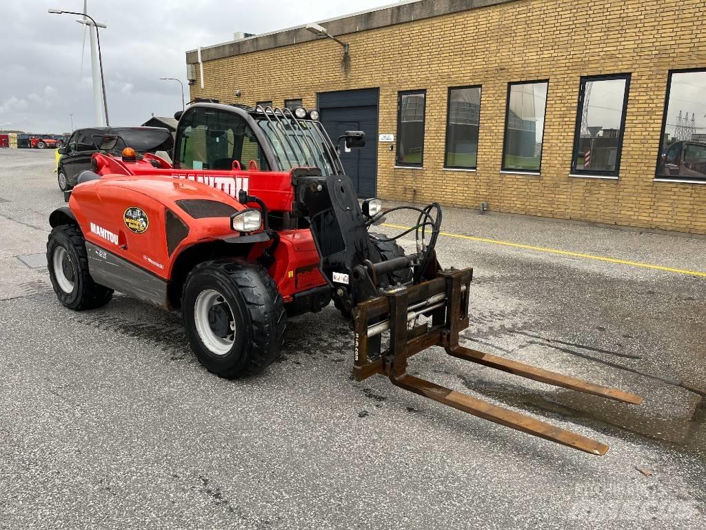 Manitou MT 625 伸縮臂操作車