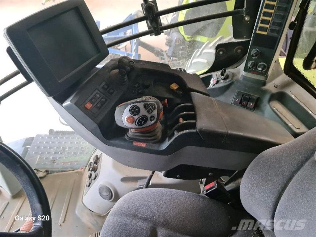 CLAAS Axion 810 曳引機