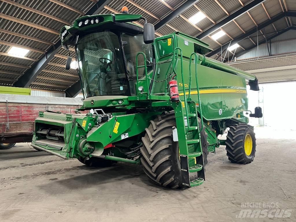John Deere T670 聯合收穫機