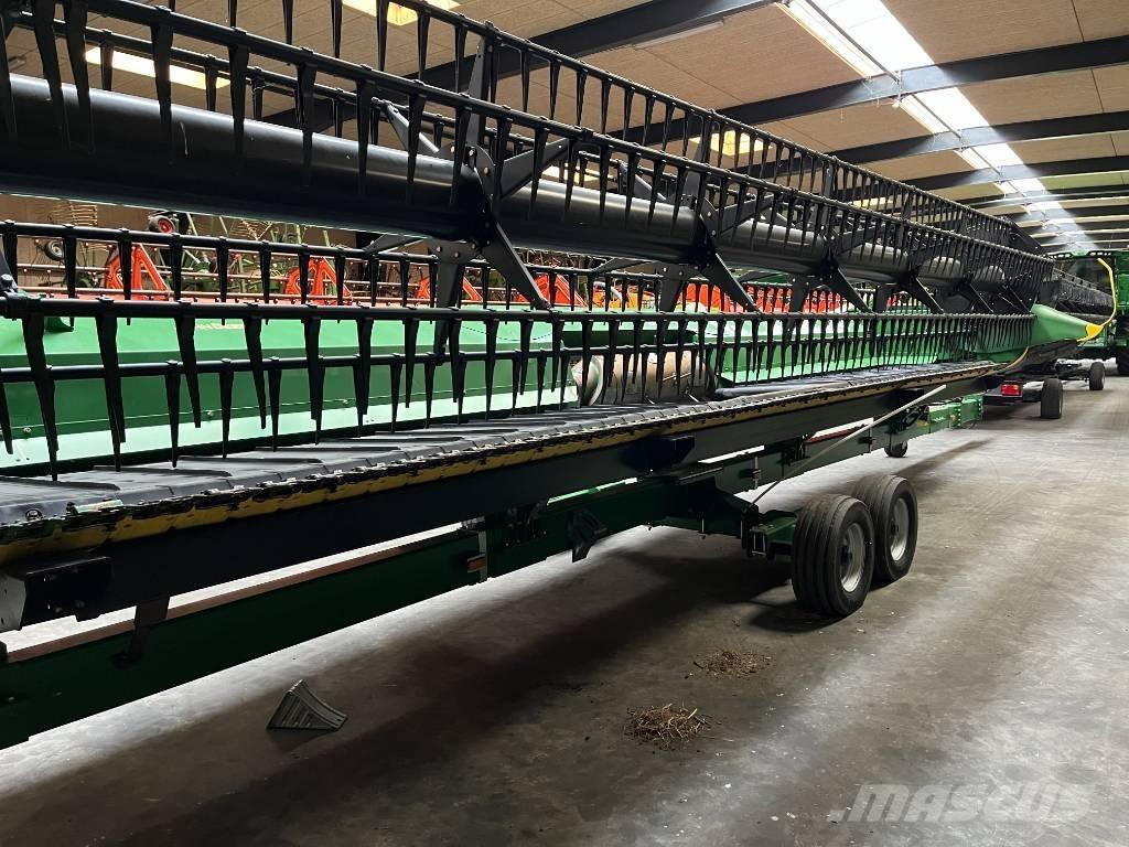 John Deere T670 聯合收穫機