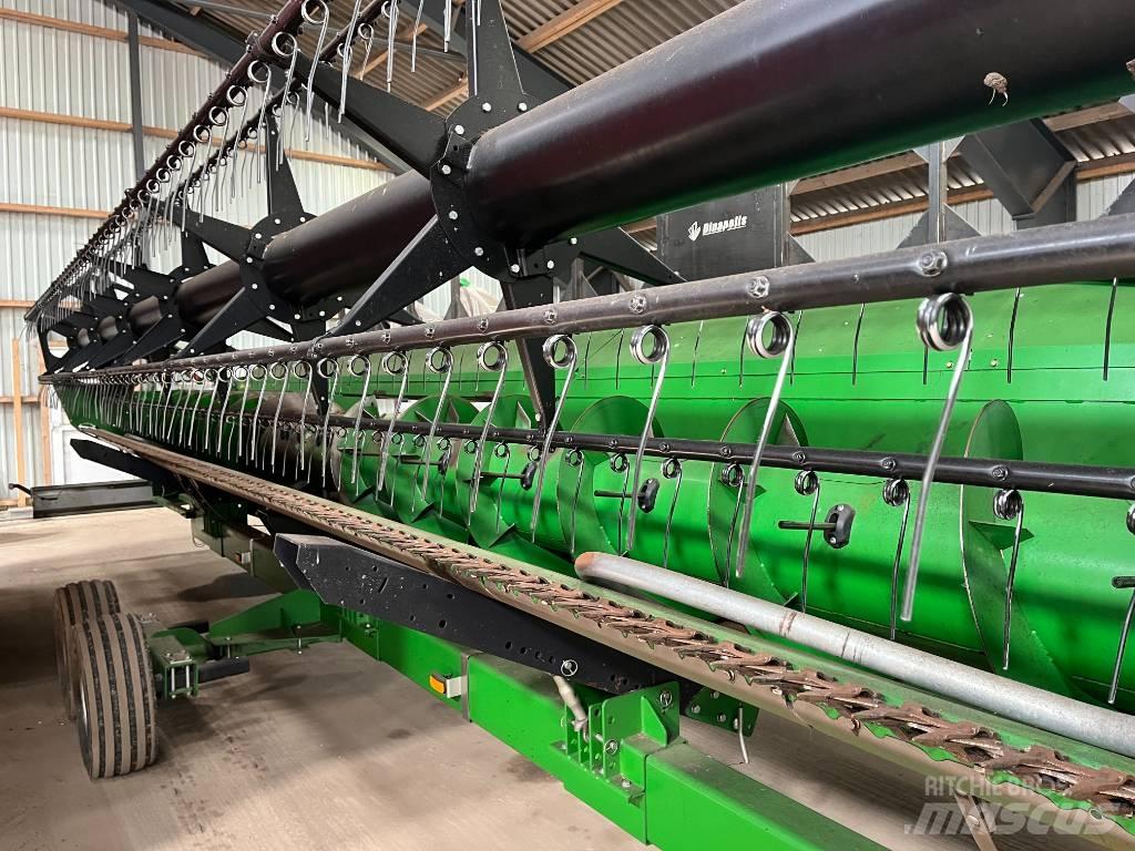 John Deere T670 聯合收穫機