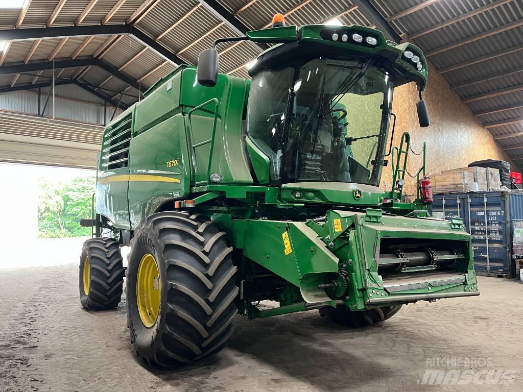 John Deere T670 聯合收穫機