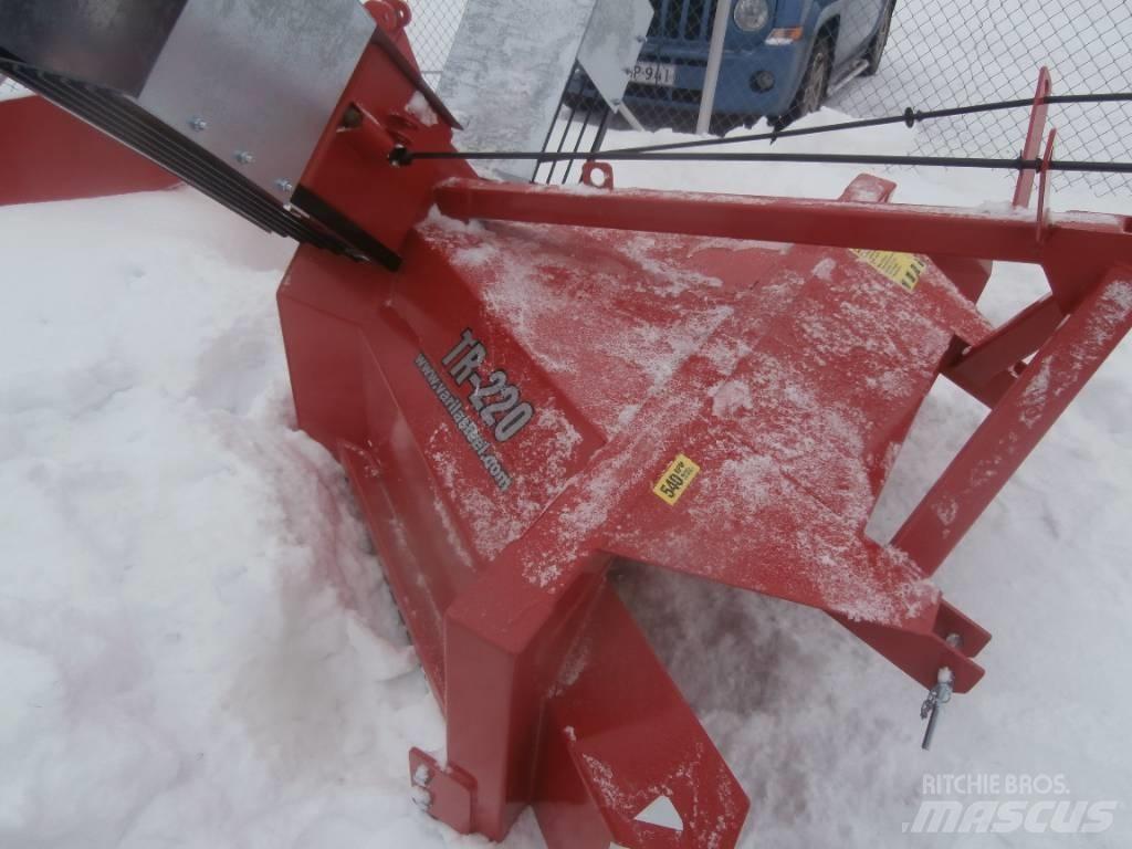 TR 220 掃雪機