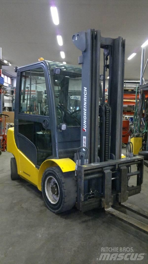 Jungheinrich DFG 430 柴油卡車