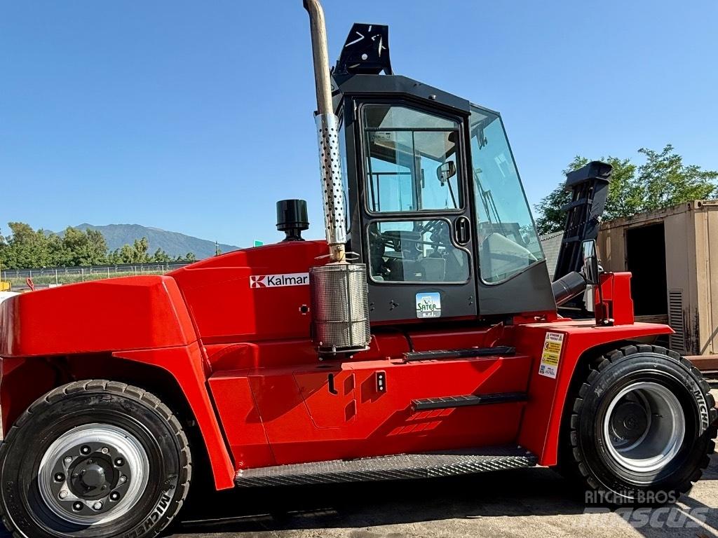 Kalmar DCE 150-12 柴油卡車