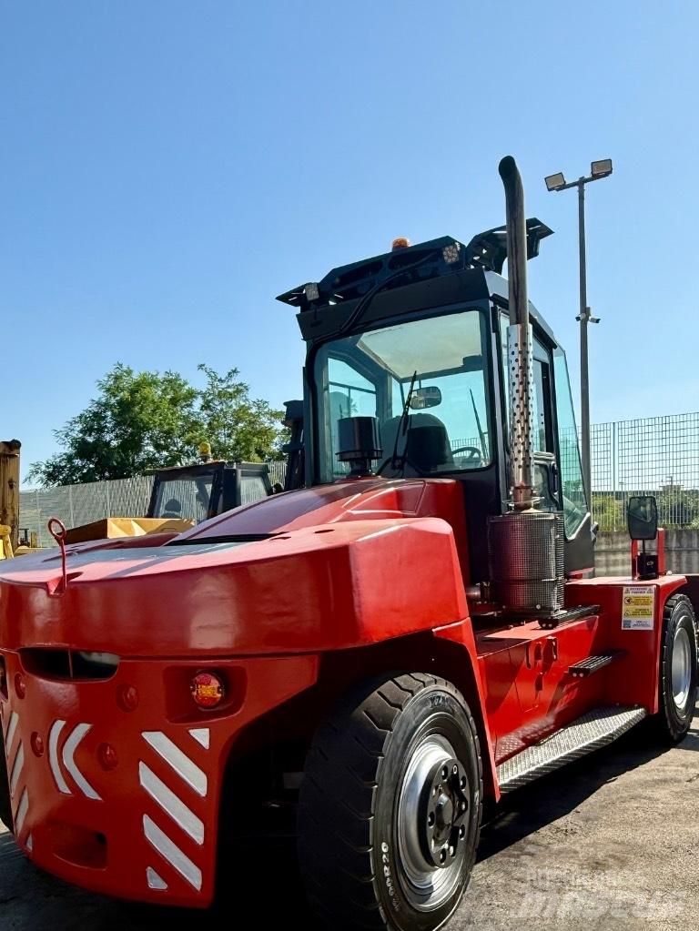 Kalmar DCE 150-12 柴油卡車
