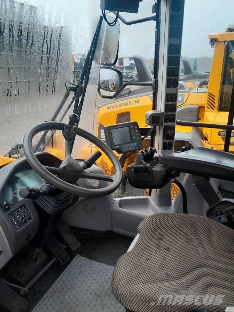 Volvo L120G 輪胎式裝載機
