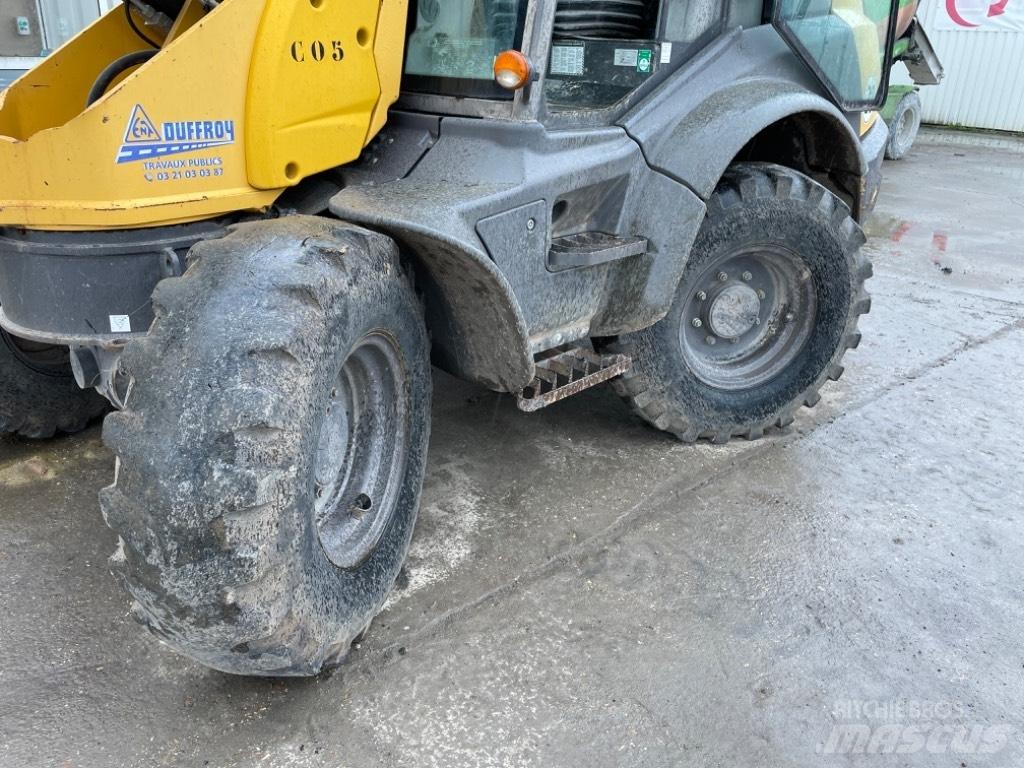 Mecalac AS900 輪胎式裝載機