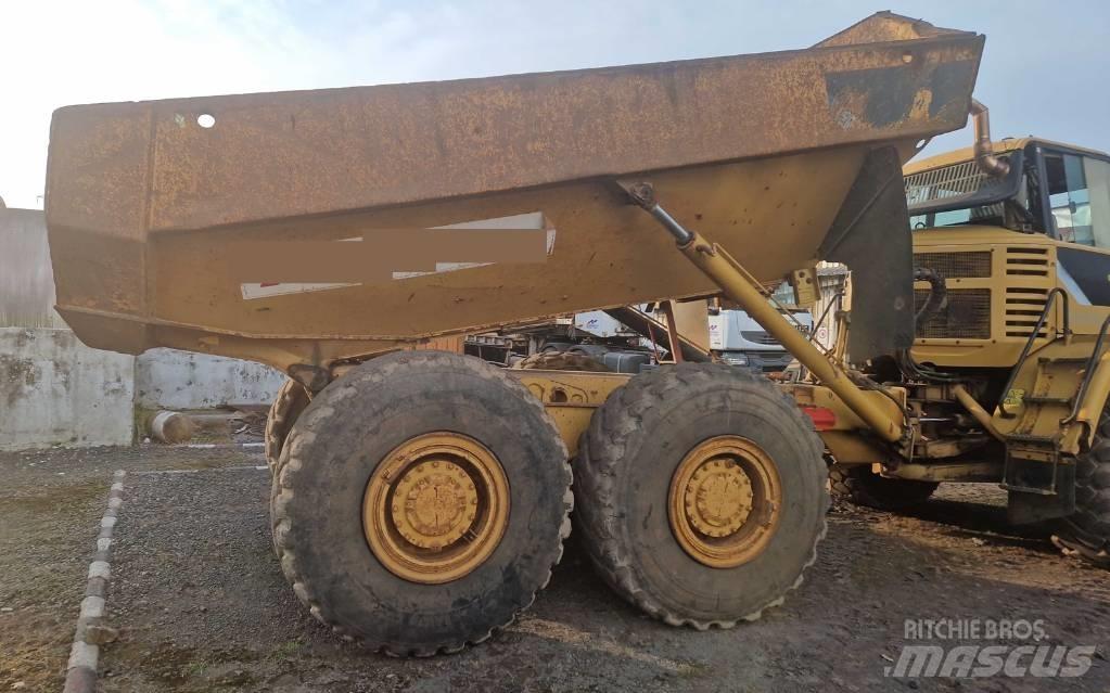 CAT 730 鉸接式起吊車