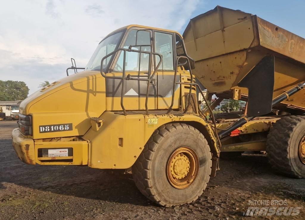 CAT 730 鉸接式起吊車