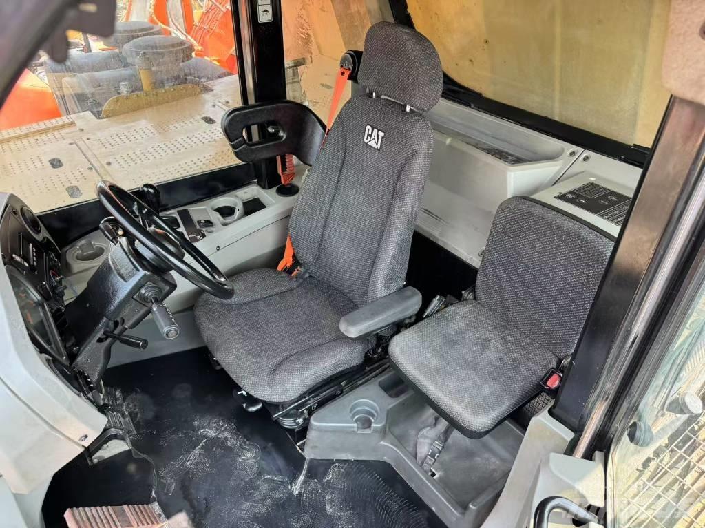 CAT 773 F 鉸接式起吊車