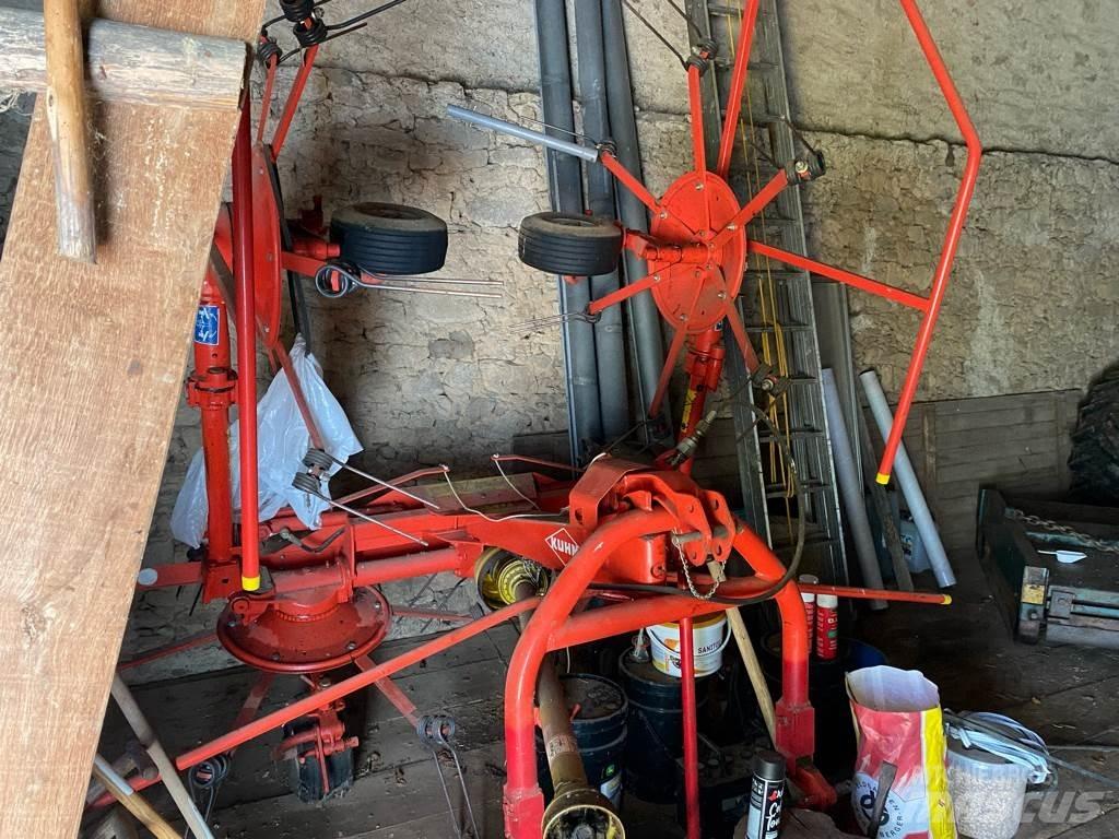 Kuhn GF 5001 MH 耙與翻草機
