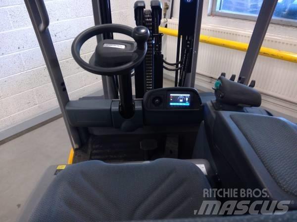 Jungheinrich EFG 215 電動堆高機