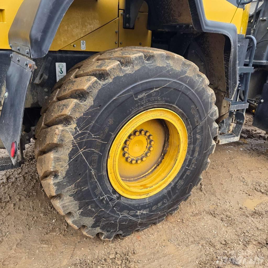 Komatsu WA 320-8 輪胎式裝載機