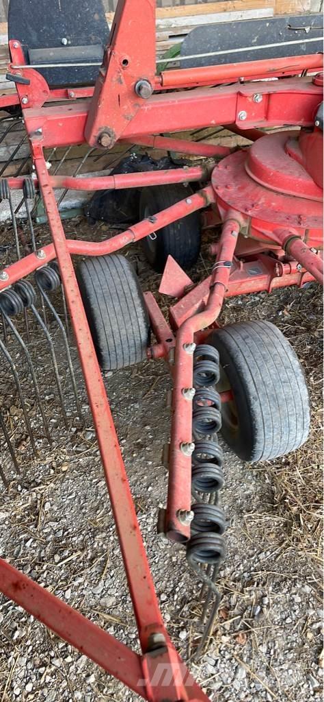 Kuhn GA 6632 堆草機