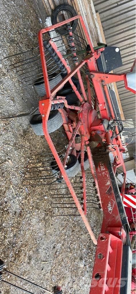 Kuhn GA 6632 堆草機