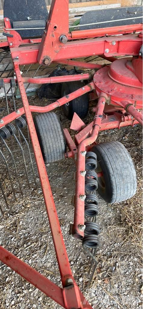 Kuhn GA 6632 堆草機