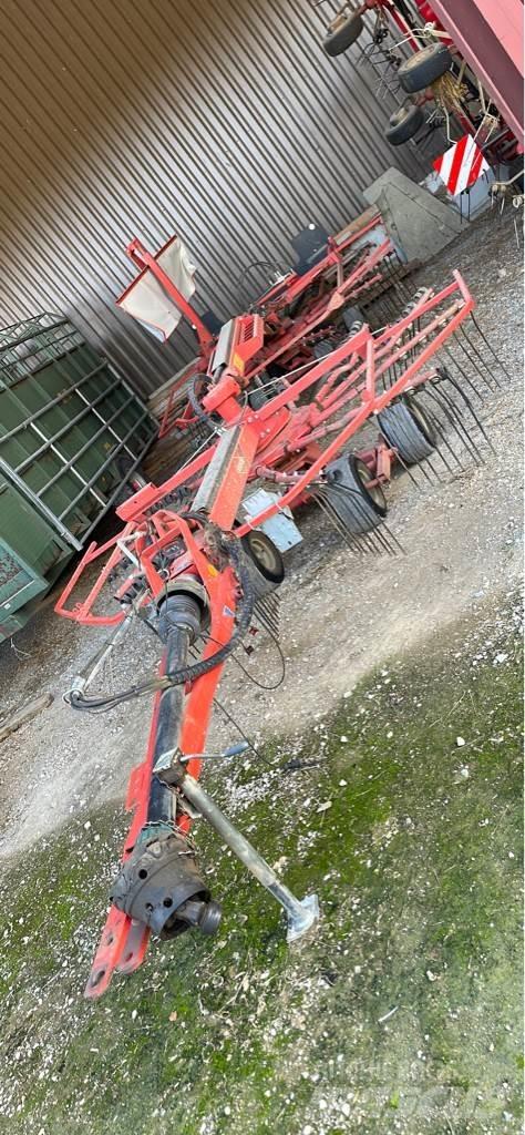Kuhn GA 6632 堆草機