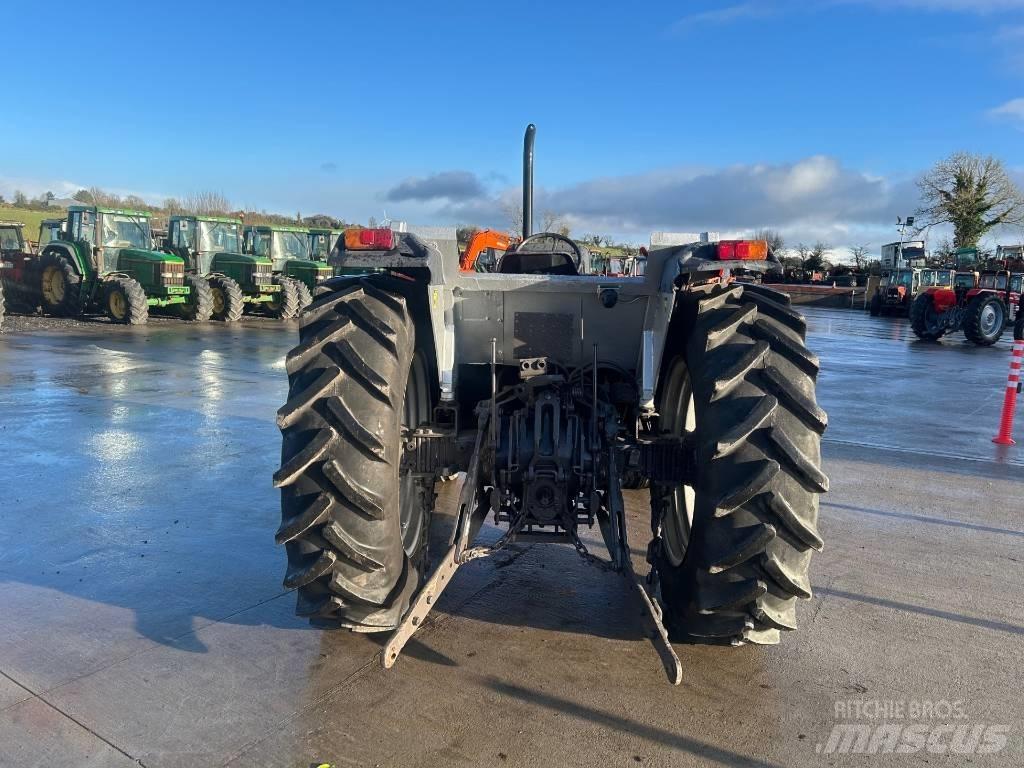 Massey Ferguson 390 曳引機