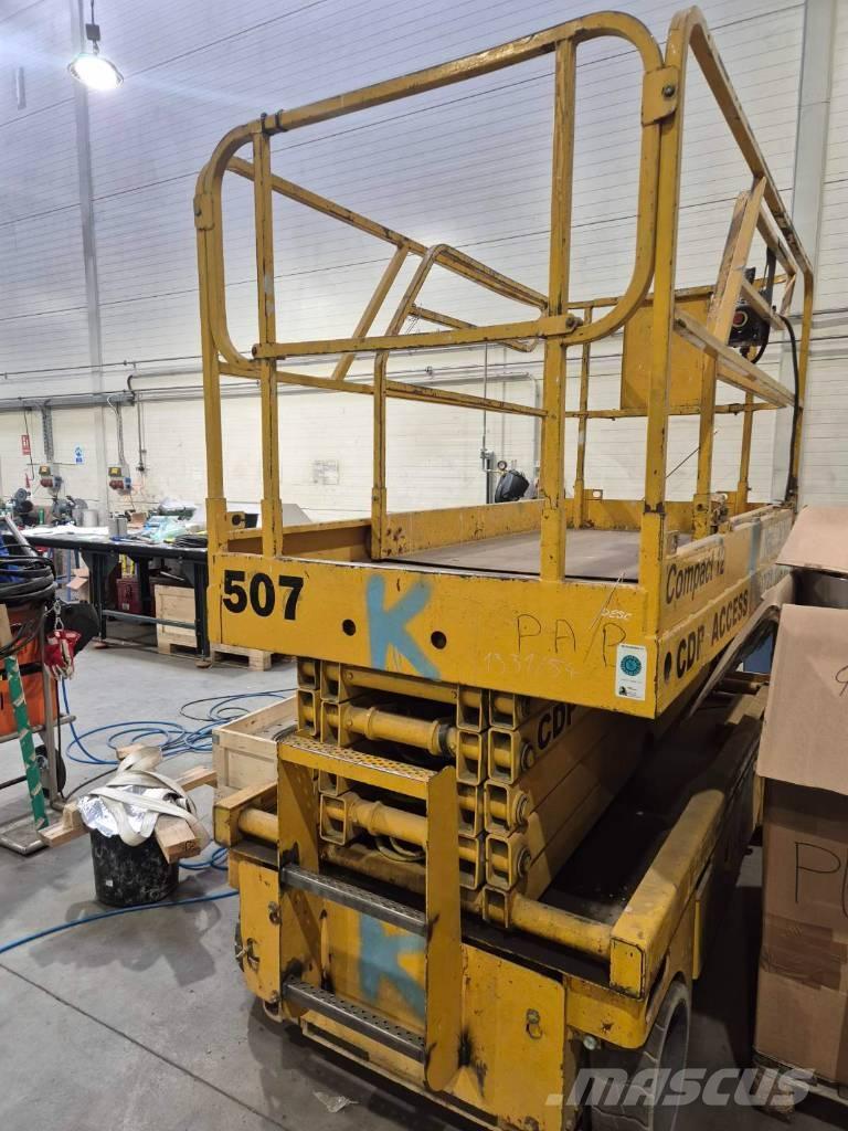 Haulotte Compact 12 剪式升降機