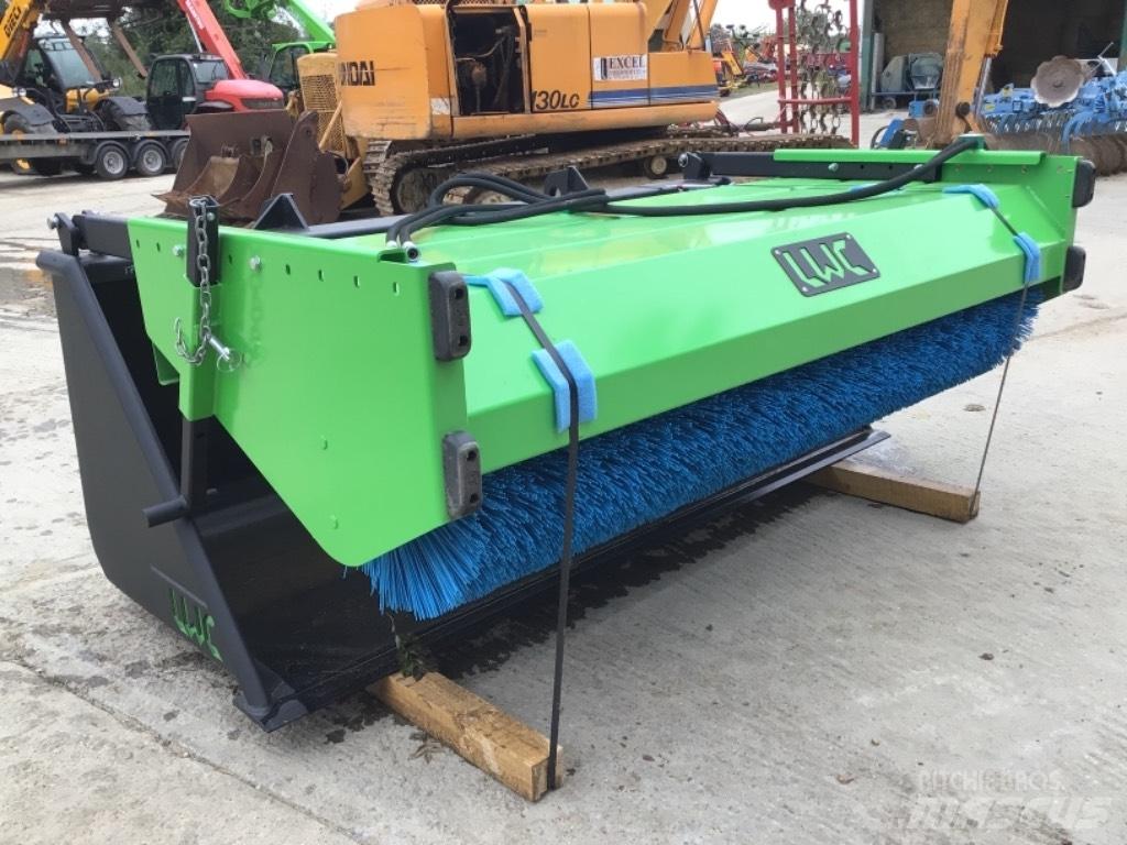 LWC SWEEPER 掃倉機