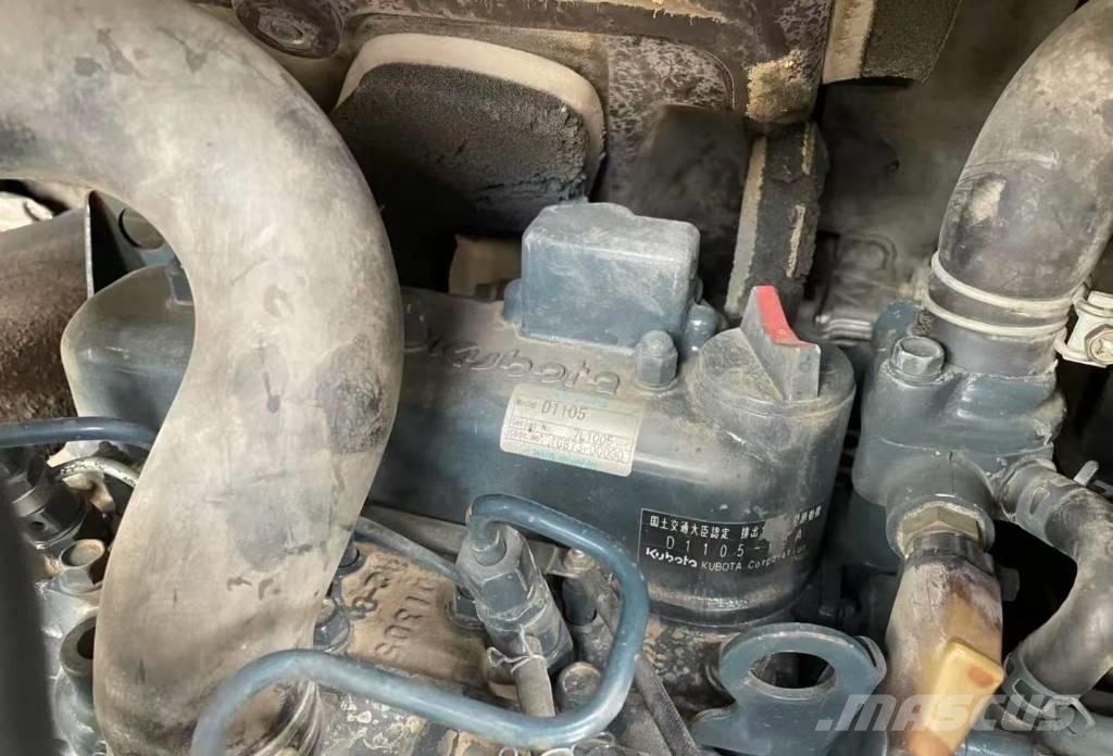 Kubota U 25 小型挖土機/掘鑿機<7t(小型挖掘機)