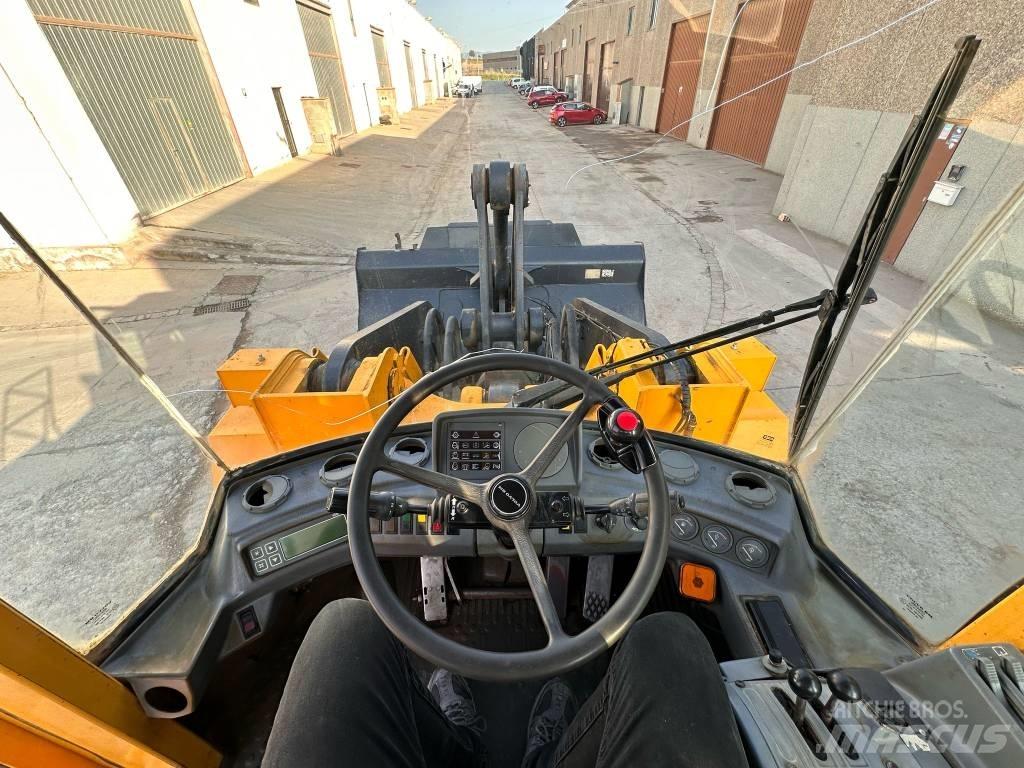 Volvo L 150 輪胎式裝載機