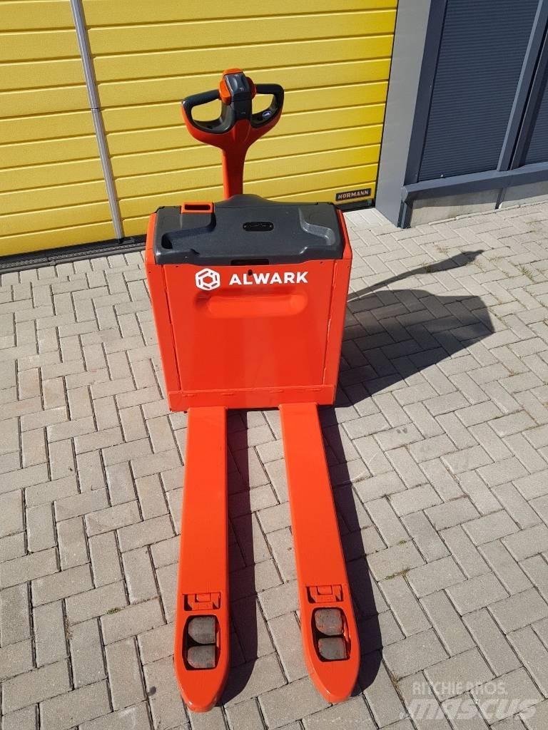Linde T16 手拉式油壓拖板車