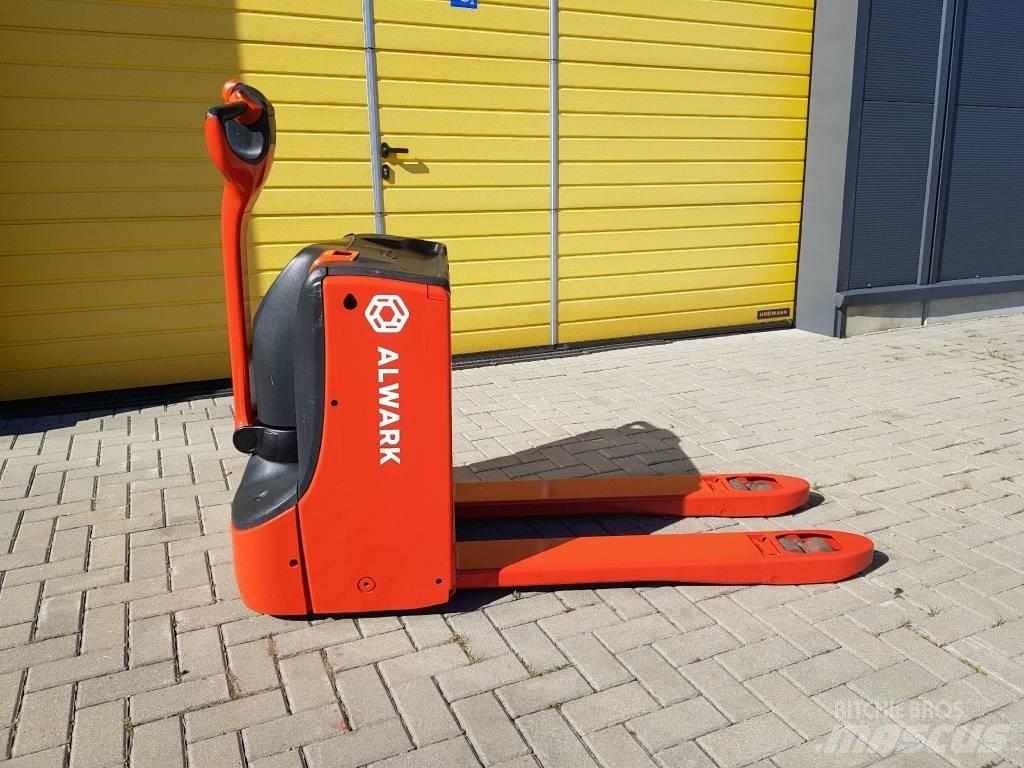 Linde T16 手拉式油壓拖板車