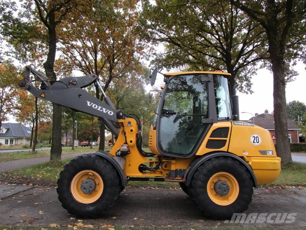 Volvo L 28 F 輪胎式裝載機