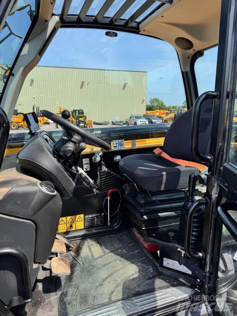 JCB 540-140 伸縮臂操作車
