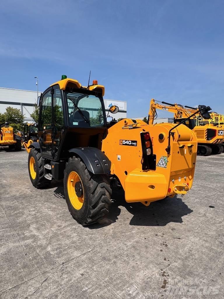 JCB 540-140 伸縮臂操作車