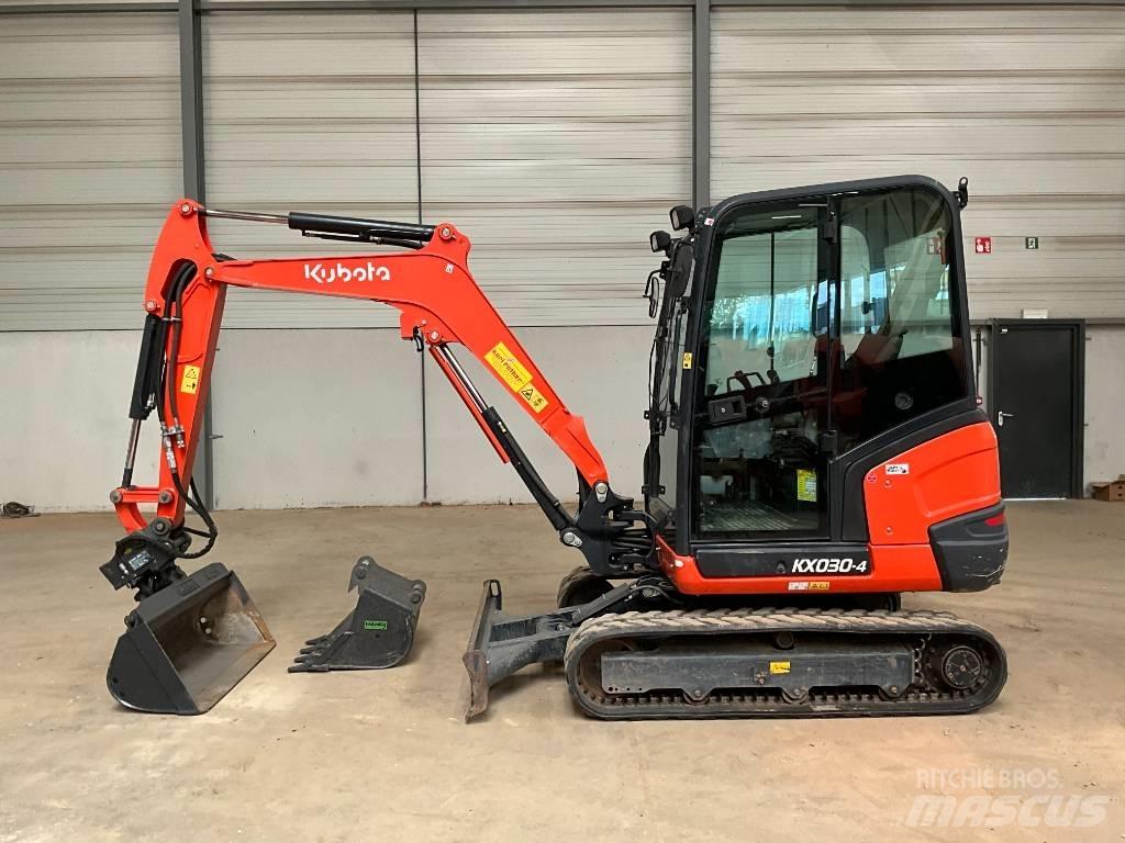 Kubota KX 030-4 小型挖土機/掘鑿機<7t(小型挖掘機)
