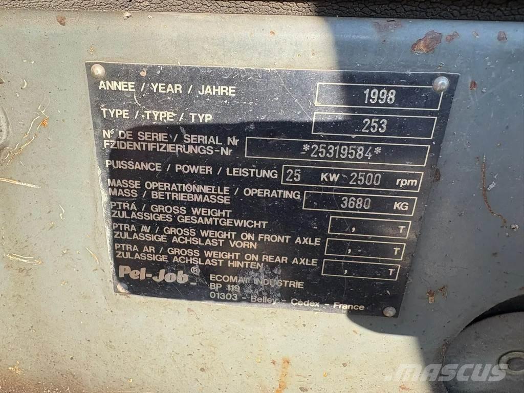 Pel-Job EB 406 小型挖土機/掘鑿機<7t(小型挖掘機)