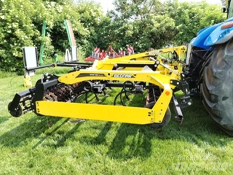 Bednar SN 4000 中耕管理機