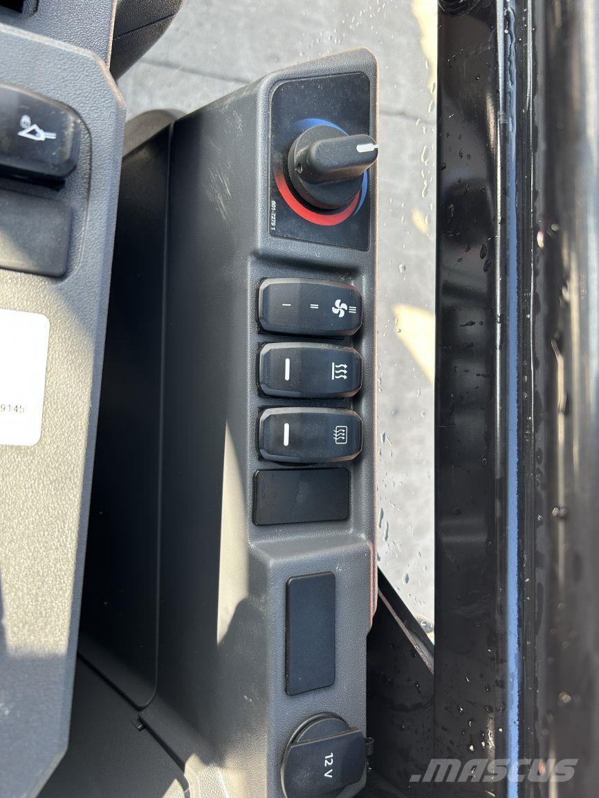 CAT 906 (9145) 多功能裝載機