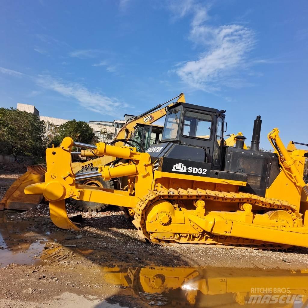 Shantui SD 32 履帶推土機
