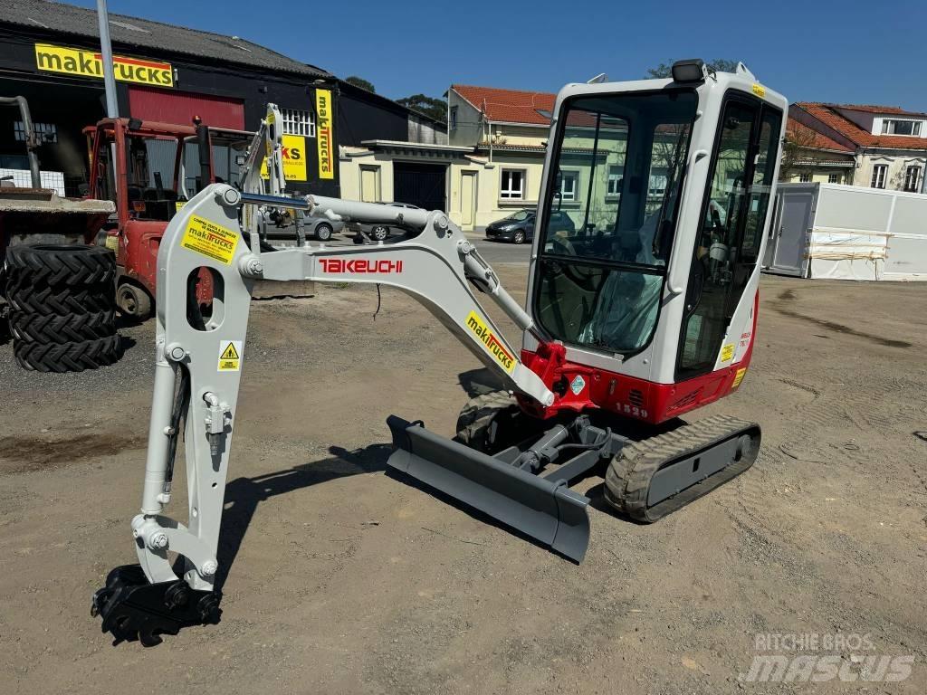 Takeuchi TB 216 小型挖土機/掘鑿機<7t(小型挖掘機)