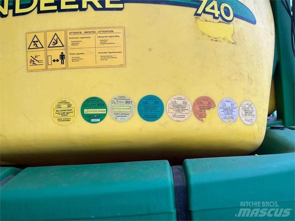 John Deere 740 牽引式噴霧機