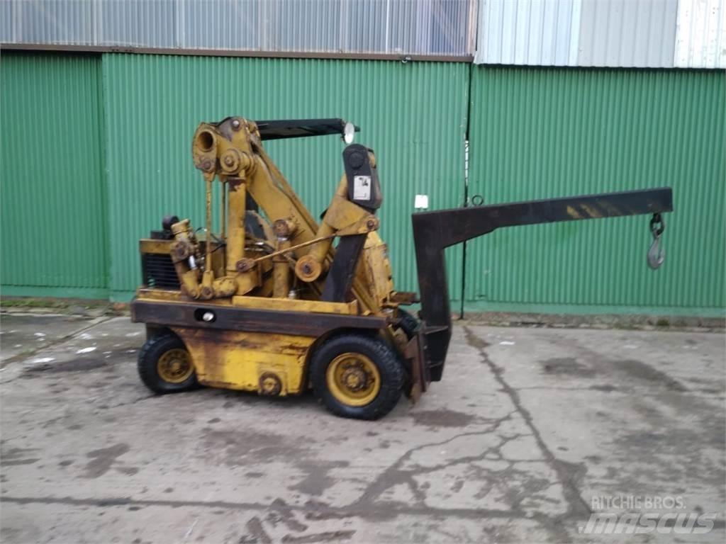 Takraf mit Kranarm 其他農業機械
