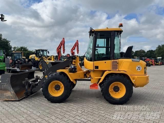 Volvo L 30 G 輪胎式裝載機