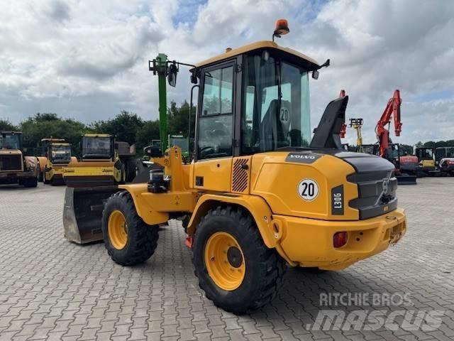 Volvo L 30 G 輪胎式裝載機
